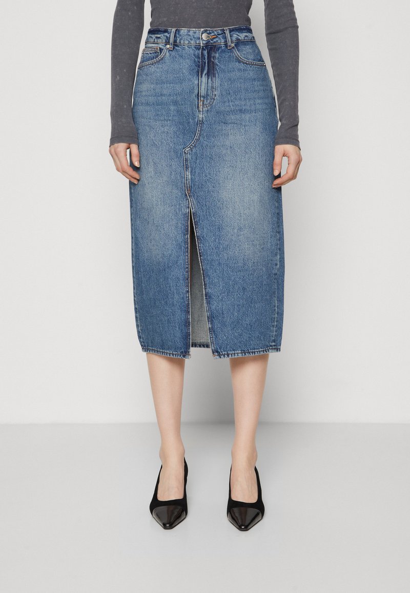 ONLY Tall ONLBIANCA MIDI SLIT SKIRT - Uska suknja - medium blue denim/green cast