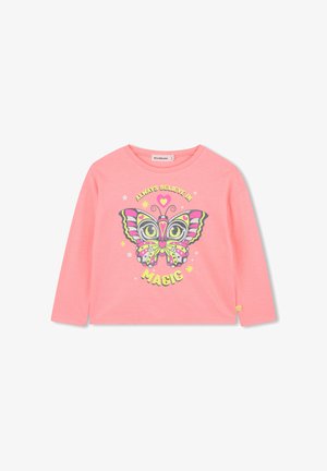Maglietta a maniche lunghe rosa con una grafica di una farfalla colorata e il testo "Credi sempre nella magia", con dettagli gialli e stelle.