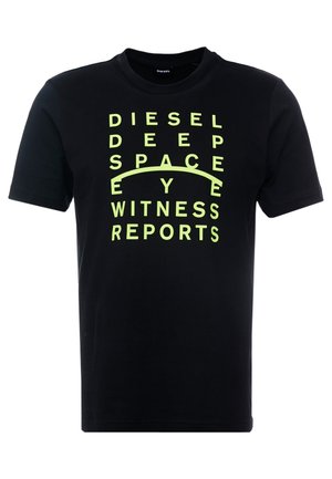 T-shirt noir à manches courtes avec texte vert indiquant Diesel Deep Space Eye Witness Reports dans un motif en grille carrée.