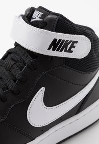 court borough mid 2 unisex sneakers alte