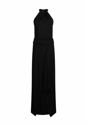 Fekete pánt nélküli maxi ruha, puha anyagból, csavart dekoltázzsal, átlapolt fazonnal és csomó részlettel az alján, ami lebegő sziluettet kölcsönöz.