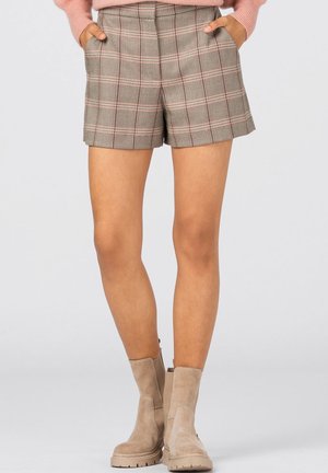 Short - camel
