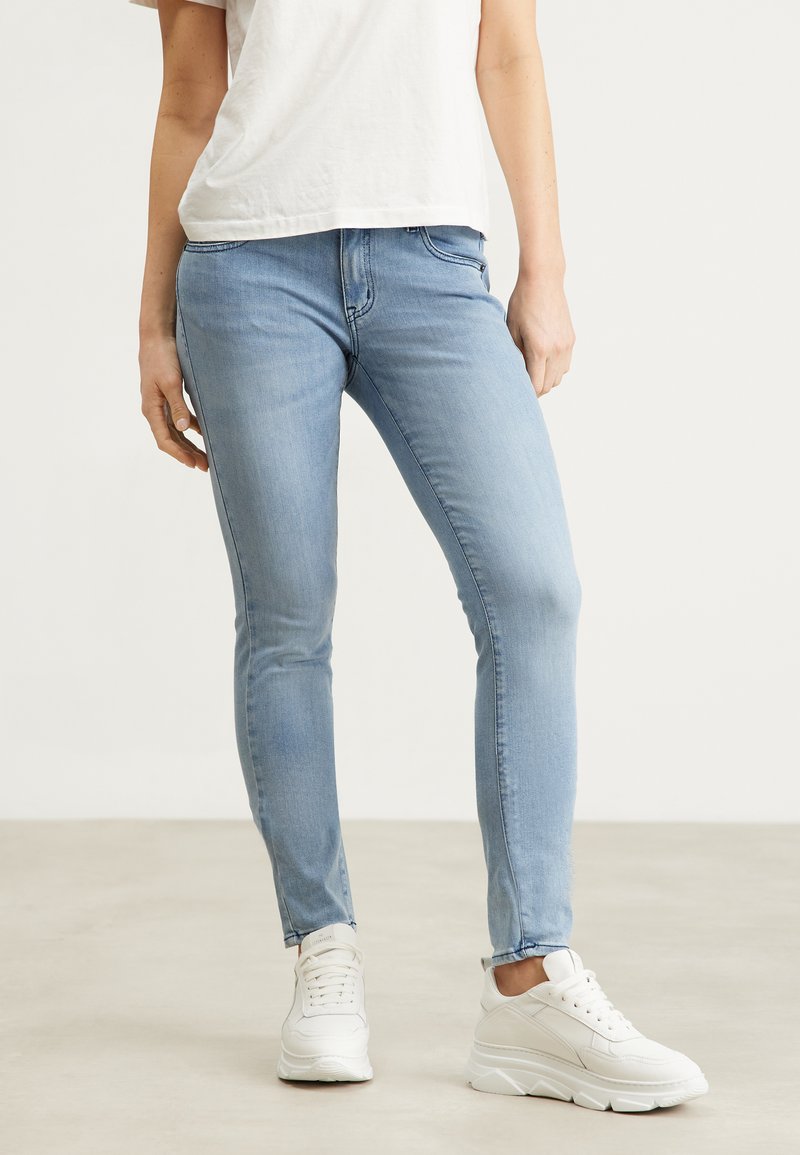 Tommy Jeans - SOPHIE  - Skinny džíny - denim light, Zvětšit