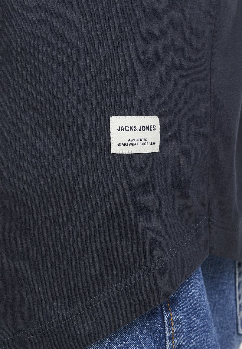 Jack & Jones JCOBOOSTER SS CREW NECK JUN - Camiseta Estampada - Navy