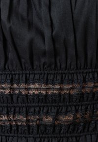 Thumbnail Image 7