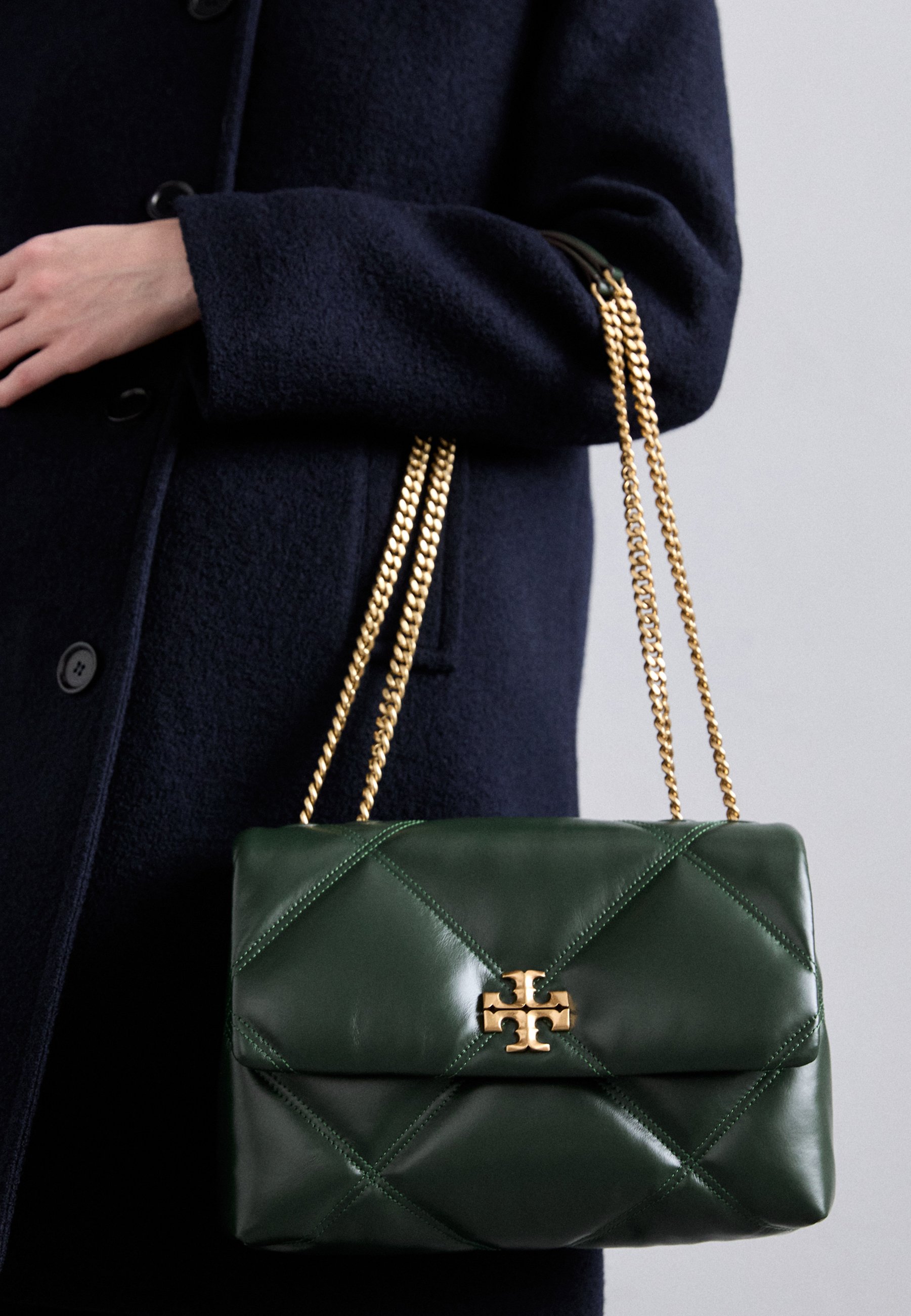 ⭐︎KIRA KIRA⭐︎ Kira Diamond Quilt Metallic Crossbody: Women's Handbags