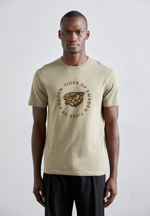 DILLAN - T-shirts med print - granite green