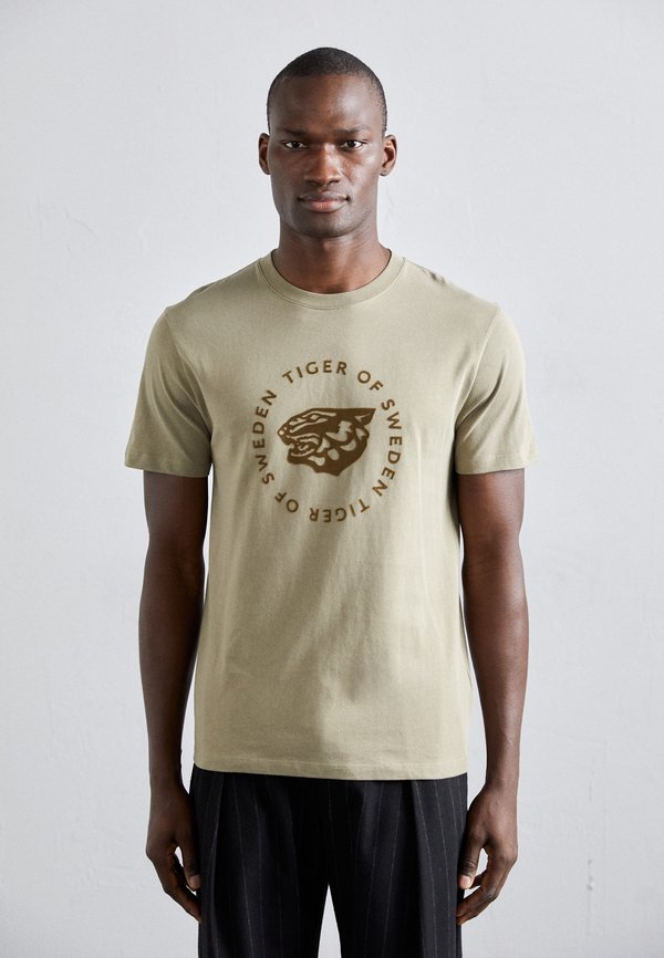 DILLAN - Print T-shirt