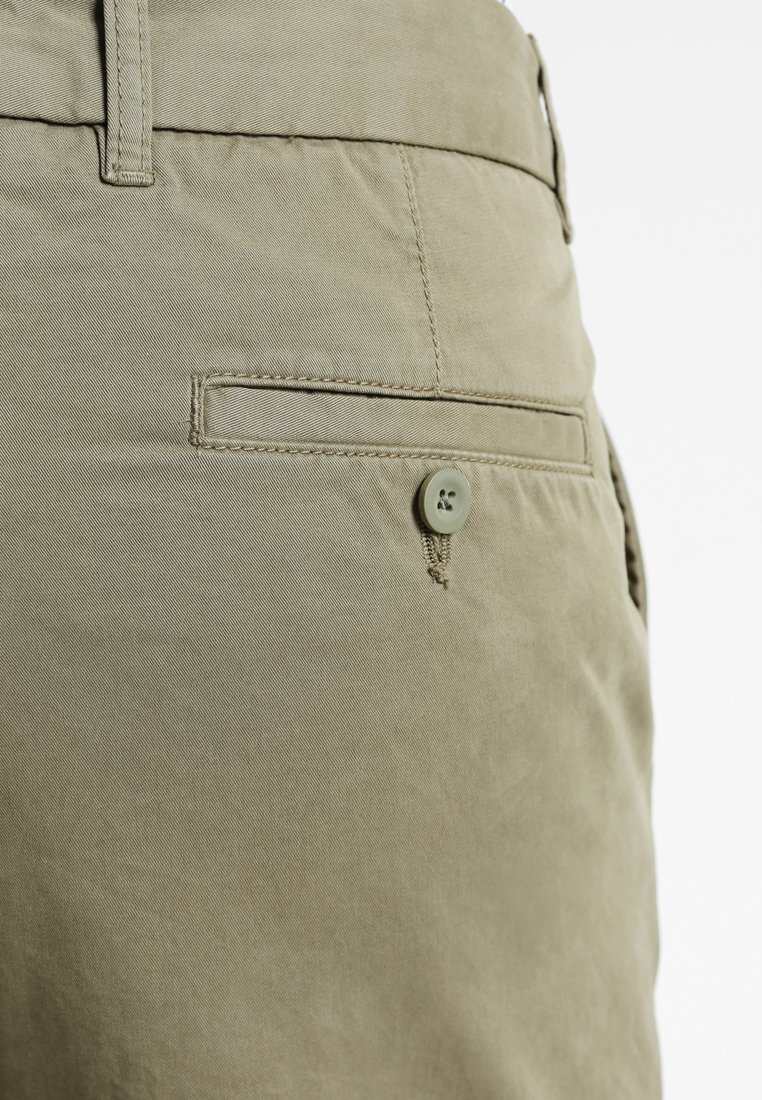Herren Chino Shorts | Pier One Shorts olive/oliv - SP27829 Herren Chino Shorts | Pier One Shorts olive/oliv - SP27829
