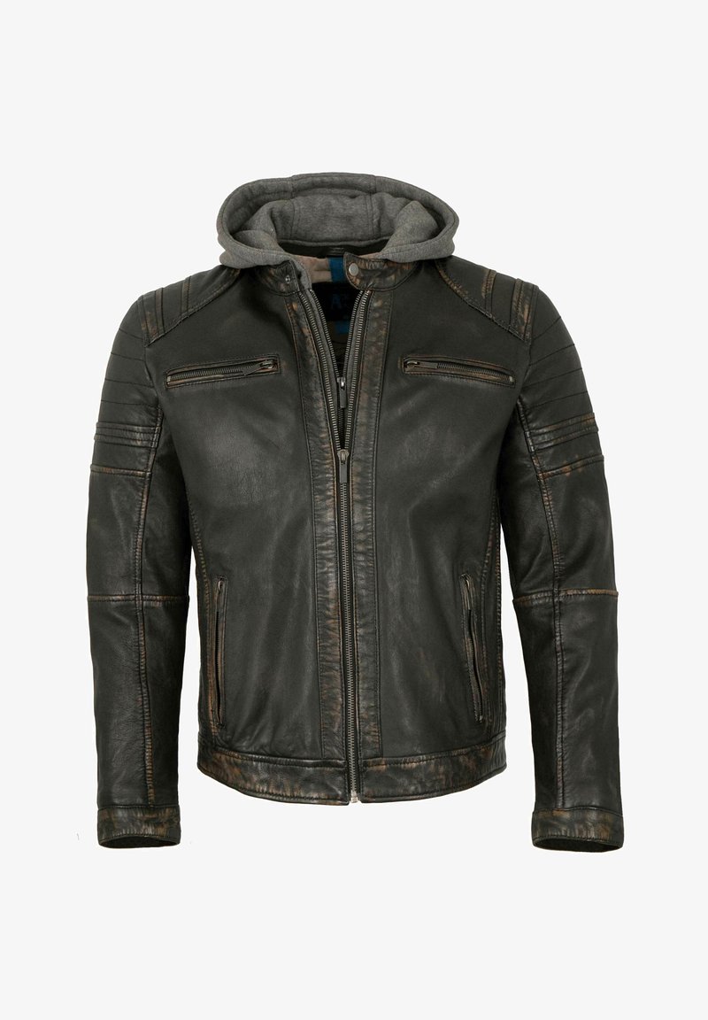 Schwarze Lederjacke mit grauem Kapuzenfutter, diagonalem Schulterstepp und zwei mit Reißverschluss versehenen Brusttaschen sowie seitlichen Reißverschlusstaschen.