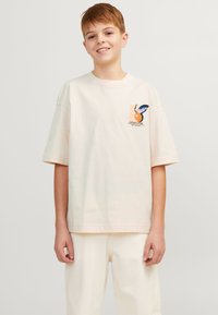 Jack & Jones Junior JORTAMPA BACK TEE CREW NECK JNR - T-shirt con stampa - beige