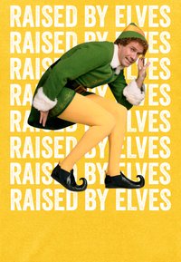 Postava v zeleném elfím kostýmu s bílými kožešinovými akcenty, žlutými punčochami a černými botami, pózující na žlutém pozadí s opakujícím se textem.