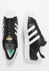 adidas Originals SUPERSTAR UNISEX - Sapatilhas - core black/footwear white/gold metallic