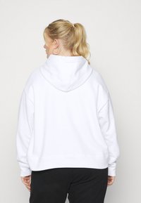 Levi's® Plus GRAPHIC HOODIE RAINBOW GRADIENT - Camisola - white