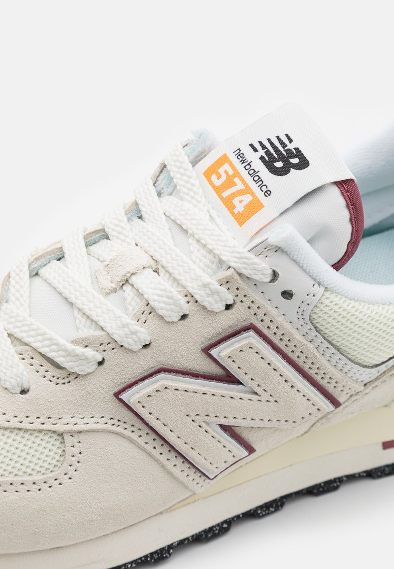 New balance 574 trainers in off white Clearance