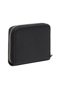 Czarna skórzana prostokątna portmonetka z srebrnym zamkiem, całkowicie zamknięta, przedstawiona pod lekkim kątem na białym tle.
