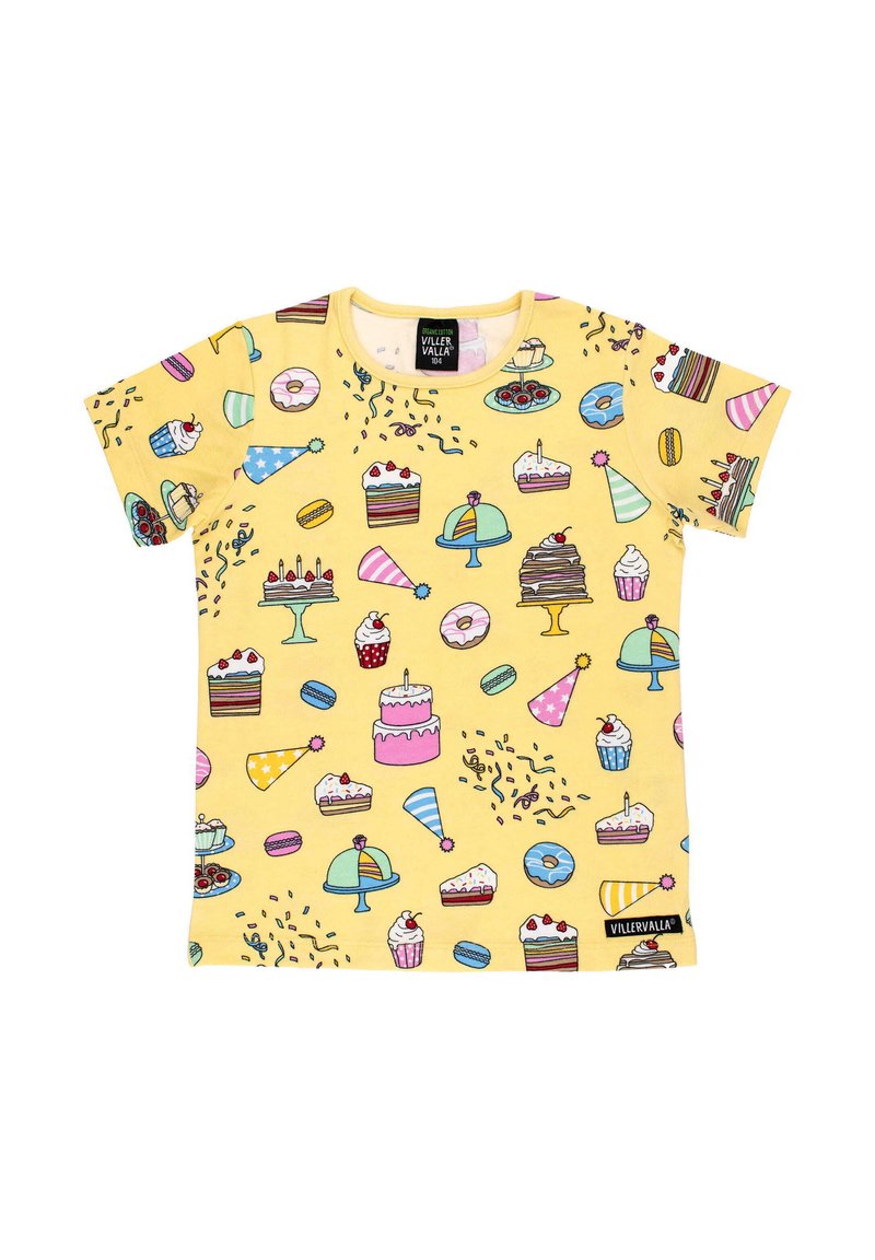 Keltainen lyhythihainen t-paita, jossa on värikäs jälkiruokateemainen painatus, johon kuuluu kakkuja, jäätelöä ja donitseja. Pehmeä kangas, pyöreä pääntie.