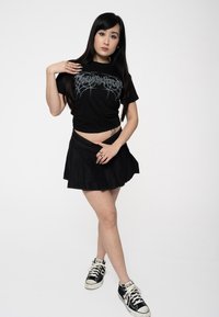 Paradiso Clothing BRING ME THE HORIZON METAL LOGO GENXSIS CROP  - Print T-shirt - black