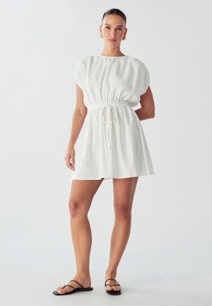 CHAR TUCKED DRESS - Hverdagskjole - white
