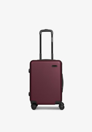 Maleta rígida burdeos con cuatro ruedas giratorias y asa telescópica negra extendida, con la marca Smartbox en el frente.