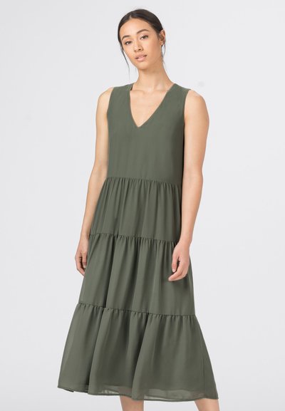 goldene sandalen hallhuber