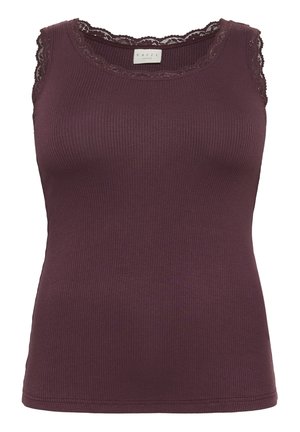 Camiseta de tirantes burdeos con un borde de encaje con volantes alrededor del escote y los huecos de los brazos. Diseño ajustado con una textura suave y estilo sin mangas.