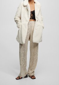 PULL&BEAR Krótki płaszcz