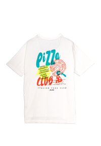 Witte katoenen T-shirt met een kleurrijk grafisch ontwerp met de tekst "PIZZA" en illustraties van pizza, pepperoni en speelse accenten.