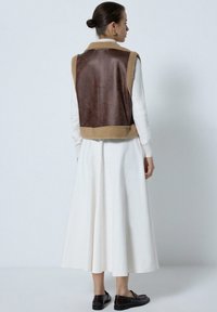 Touché Privé EMBROIDERED  - Liivi - brown