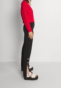 Monki Kofta - red
