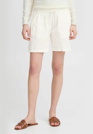 Shorts blancs avec une taille élastique et un cordon de serrage. Conçus avec des poches latérales et une coupe décontractée, fabriqués à partir d'un tissu léger.