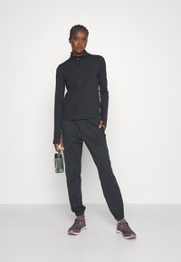 Girlfriend Collective RESET LONG SLEEVE MOCK NECK HALF ZIP - Top dugih rukava - black
