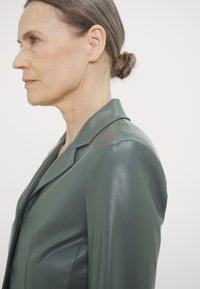 Max Mara Leisure LOLLO - Jakna od umjetne kože - verde scuro