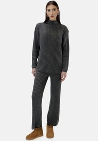 SET - Strickpullover - grau