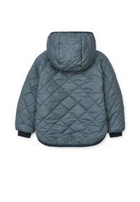 Giacca trapuntata di colore grigio scuro con cappuccio, caratterizzata da polsini a costine e una texture liscia e lucida con motivi di cucitura diagonale.