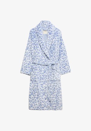 Accogliente accappatoio blu chiaro con motivo leopardato; realizzato in tessuto morbido con colletto a scialle, vita con cintura e due tasche frontali.