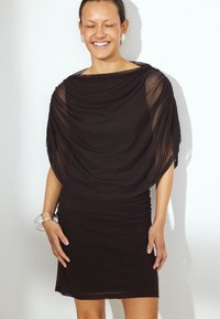 DRAPED CAPE  - Vestido informal - brown