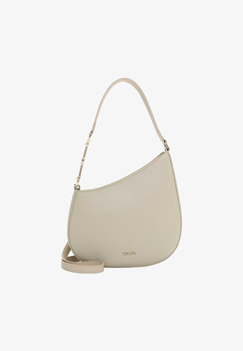 Beige læder skuldertaske med en buet form, hardware i guldtoner og en aftagelig rem for alsidighed. Har en struktureret overflade.