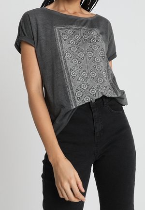 T-shirt z nadrukiem