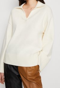 Gina Tricot Stickad tröja - off-white