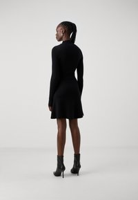 Vero Moda Tall VMGOLD SKATER SHORT DRESS  - Abito in maglia - black