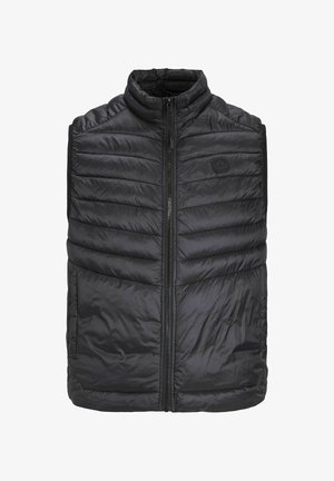 Crni pufasti prsluk s visokim ovratnikom, prednjim patentnim zatvaračem i kviltanom teksturom. Uključuje detalj s logom na prsima.