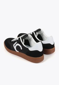 LOLA CASADEMUNT Trainers - black