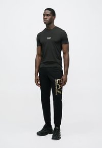 EA7 Emporio Armani VIGOR TEE - Basic póló - black