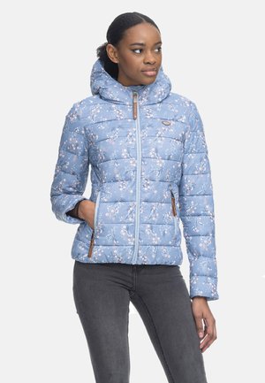 Veste rembourrée bleu clair avec un motif floral, fermeture éclair et capuche. Présente des accents marron sur les fermetures éclair et les poches.