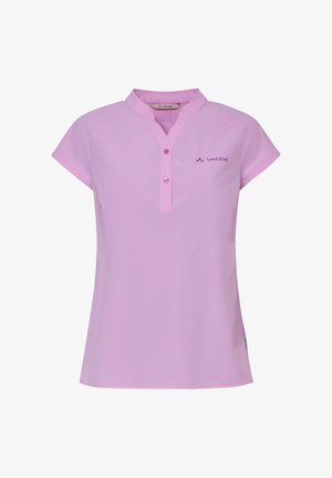 Lichtpaarse damespolo met korte mouwen, twee knopen, opstaande kraag en het "Vaude"-logo op de linkerborst.