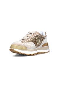 Sneaker beige e oro con tessuto testurizzato, dettagli in paillettes e una suola bianca spessa. Presenta un dettaglio del logo sul lato e lacci.
