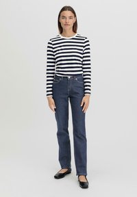 hessnatur Longsleeve - marine
