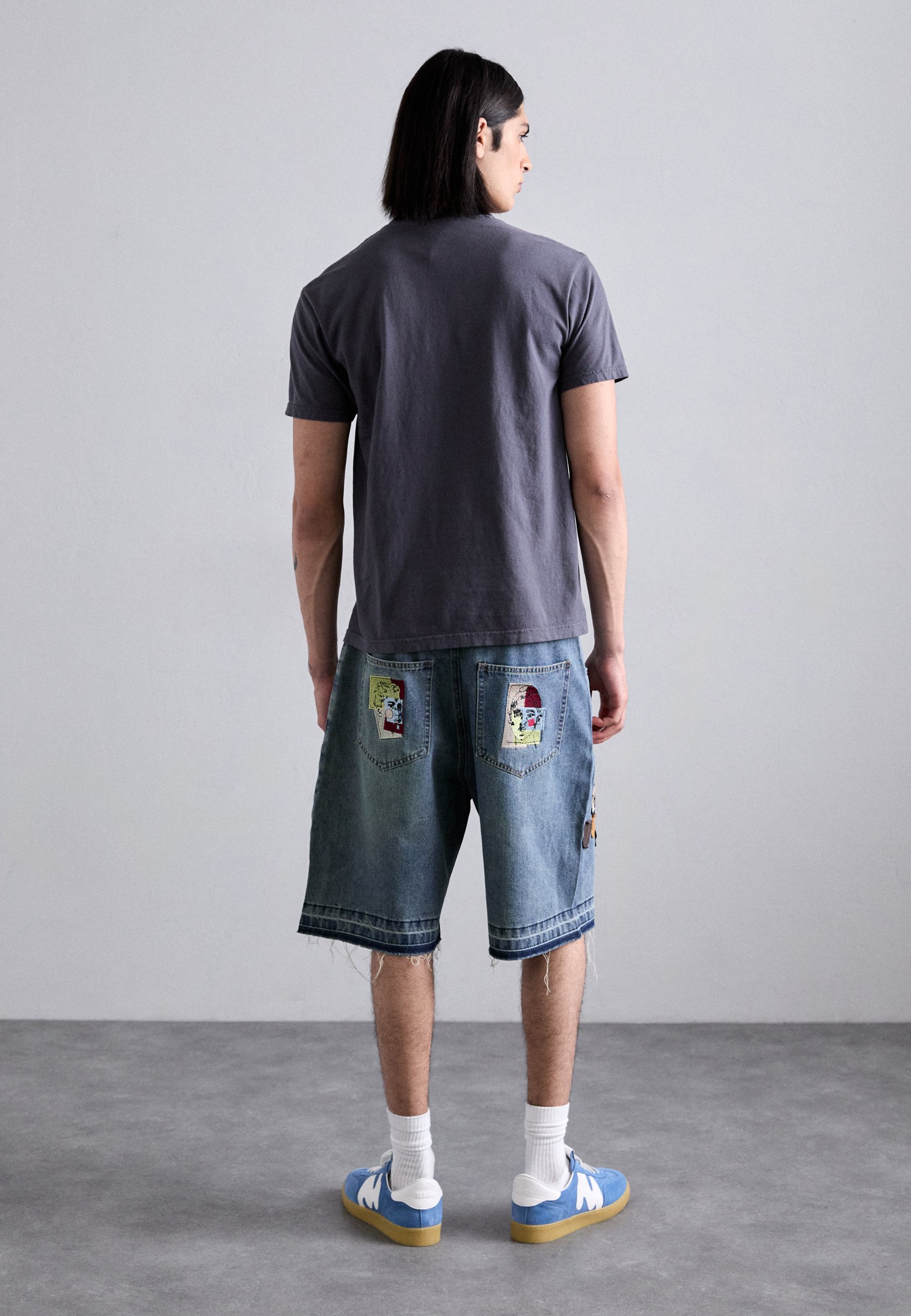 Kidsuper FACE PATCHWORK BAGGY - Denim shorts - light wash/blue