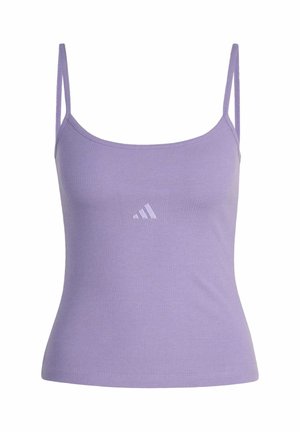 Top de tirantes morado hecho de tela acanalada, con tirantes finos y un pequeño y sutil logo de Adidas en el centro. Textura suave, diseño ajustado.
